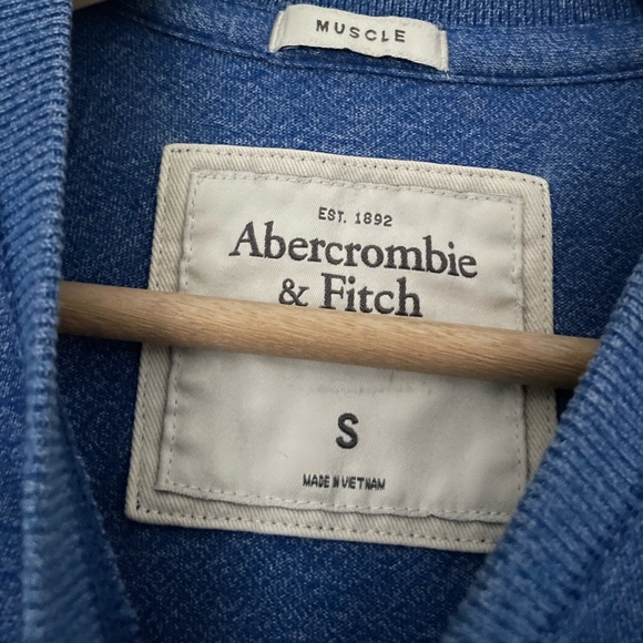 Abercrombie & Fitch Muscle Tee - Picture 2 of 2